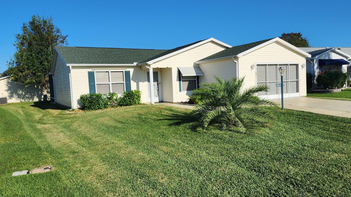 Santo Domingo House | Hot Tub House - Entire 3 Bedroom House in The Villages