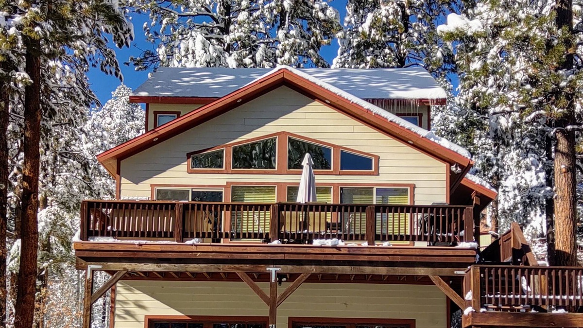 San Juan River Village House | Hot tub! Ideal location! Close to Wolf Creek & Pagosa! 2 car garage, Ping Pong!