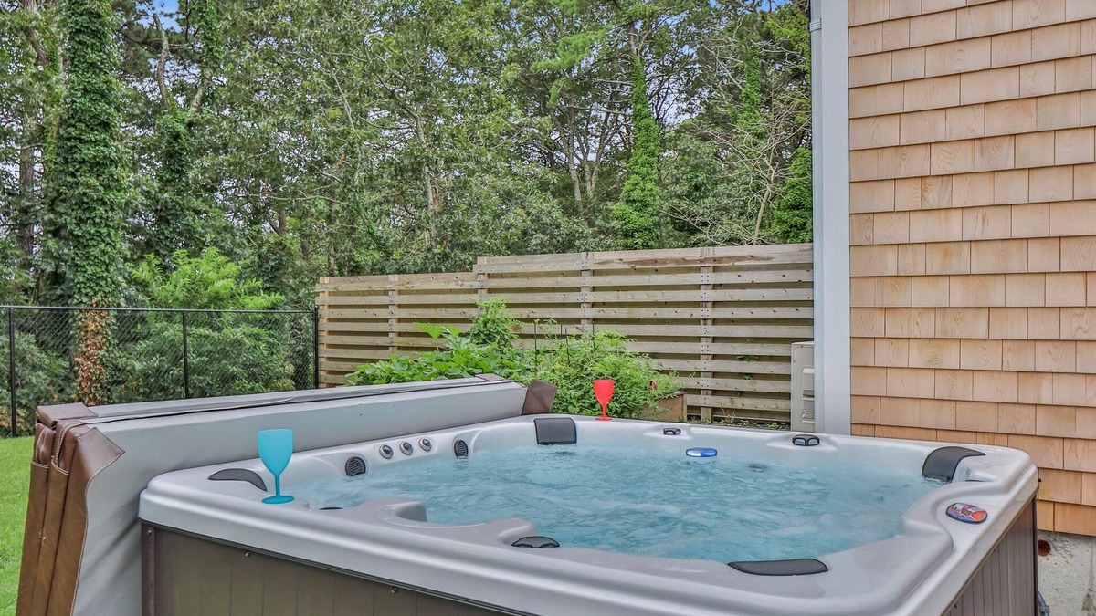 Eastham Condo | Hot Tub - King Bed - Fireplace and Firepit - walk to Pond