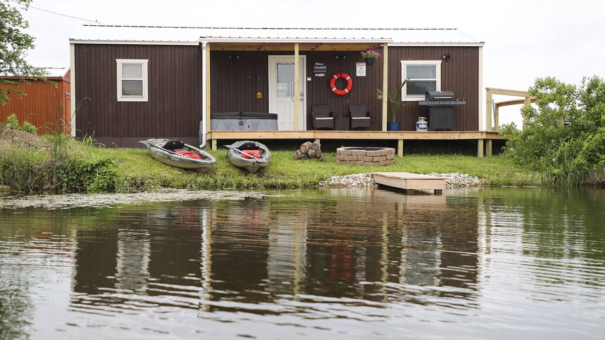 Commerce Cabin | Hot Tub - Lake Front Lodge - Private