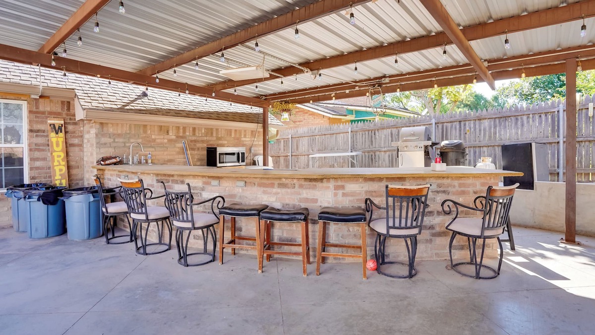 Ransom Canyon House | Hot Tub & Outdoor Kitchen: Ransom Canyon Paradise