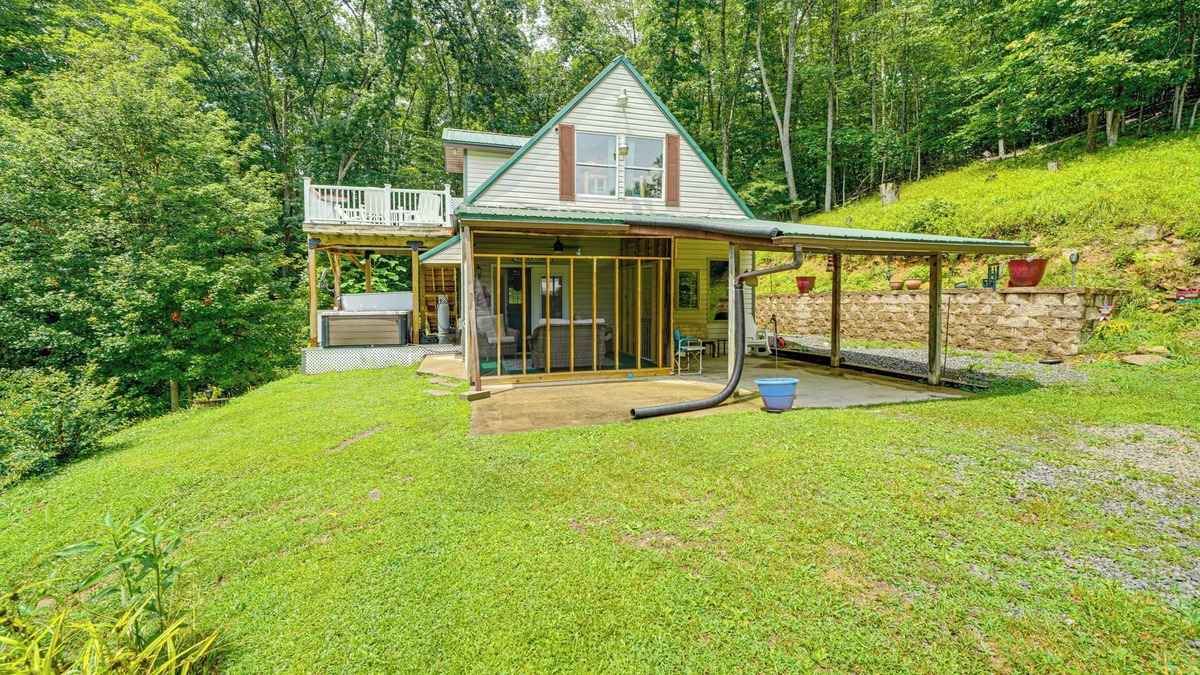 Adrian House | Hot Tub + Pet Friendly: Quiet French Creek Getaway