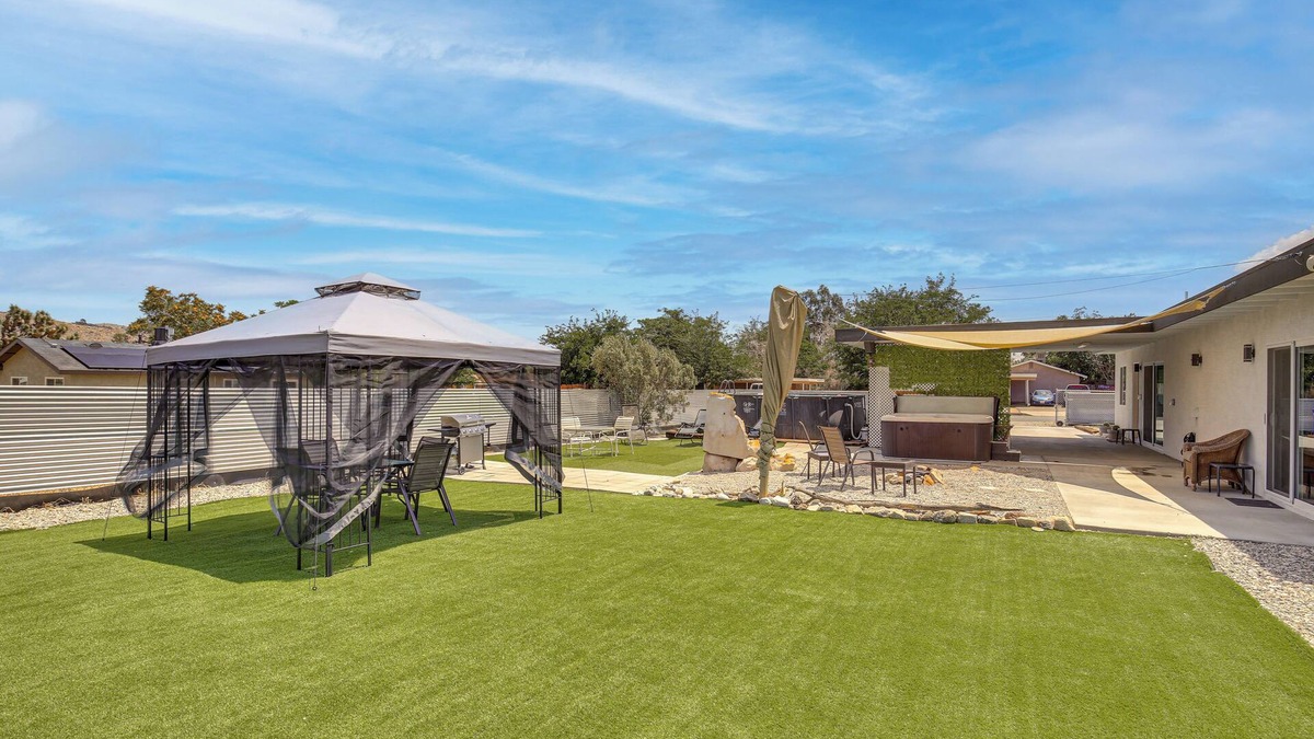 Yucca Valley House | Hot Tub & Pool: Joshua Tree Vacation Home!
