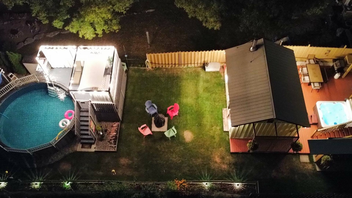 Rideau Heights House | Hot Tub Relax Haven + Firepit & Gameroom