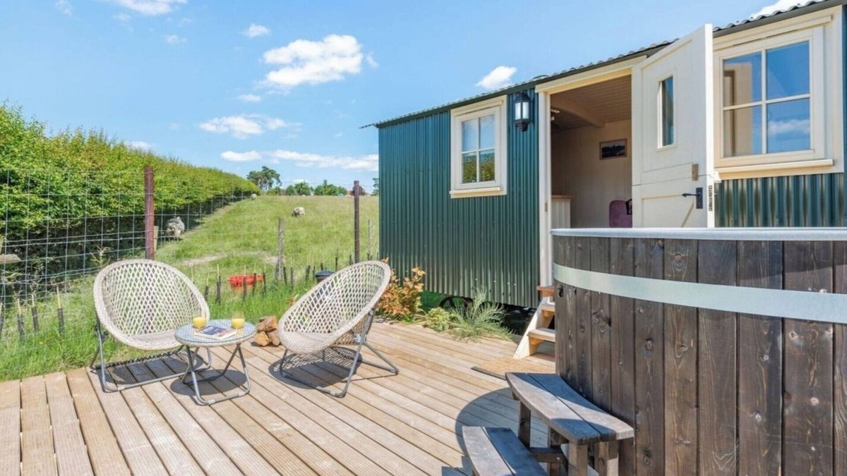 Alton Apartment | Hot Tub Retreat - Otium Wine Estate