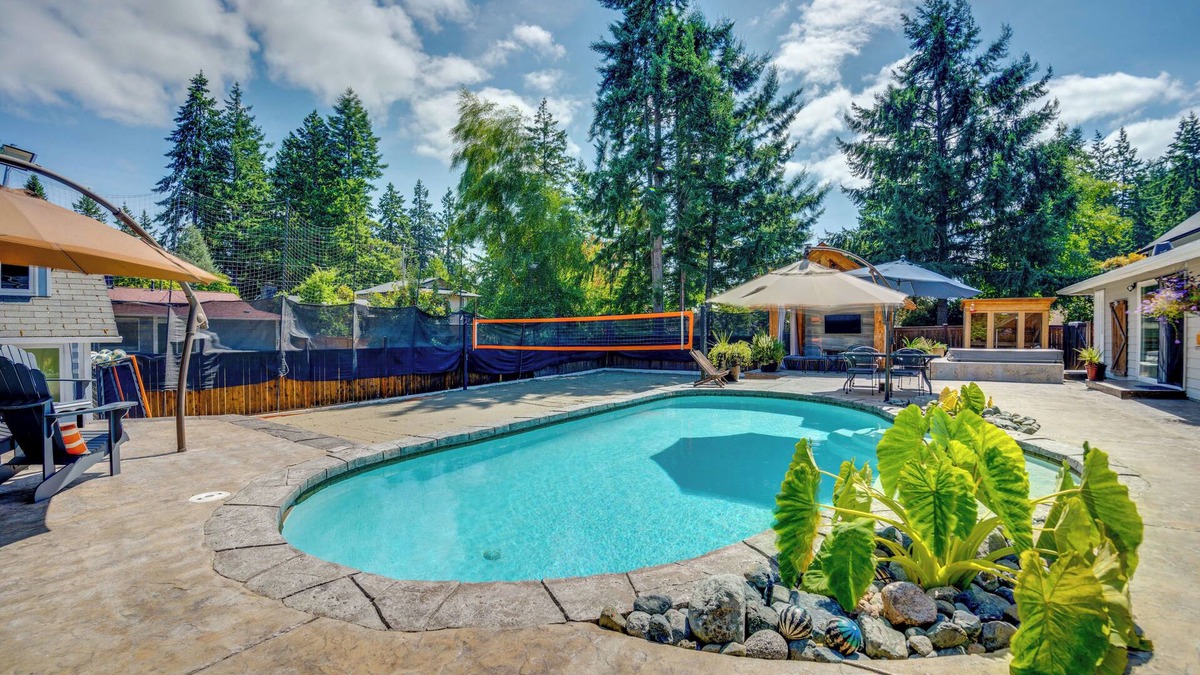 University Place House | Hot Tub + Sauna: Home 8 Mi to Downtown Tacoma!