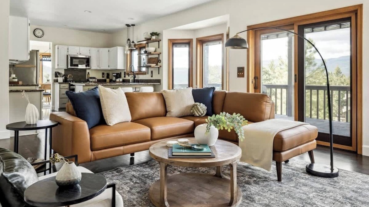Evergreen House | Hot Tub | Scenic Views | Spacious Deck | Game Room