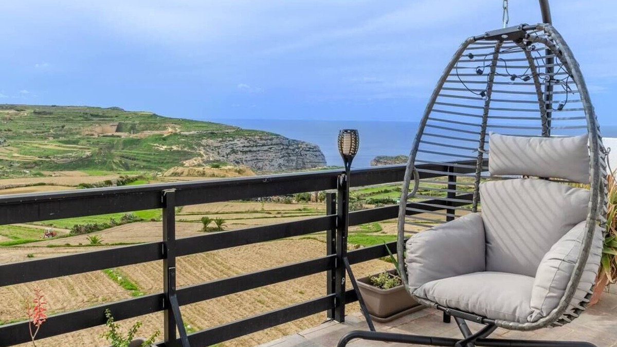 San Lawrenz Apartment | Hot Tub & Sea Views @ 3BR Apt w/Incredible Terrace