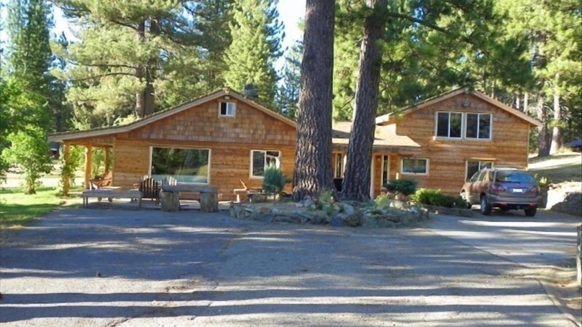 Valley Ranch House | Hot Tub, sleeps 12, Centrally located to 5 golf courses and wedding venues