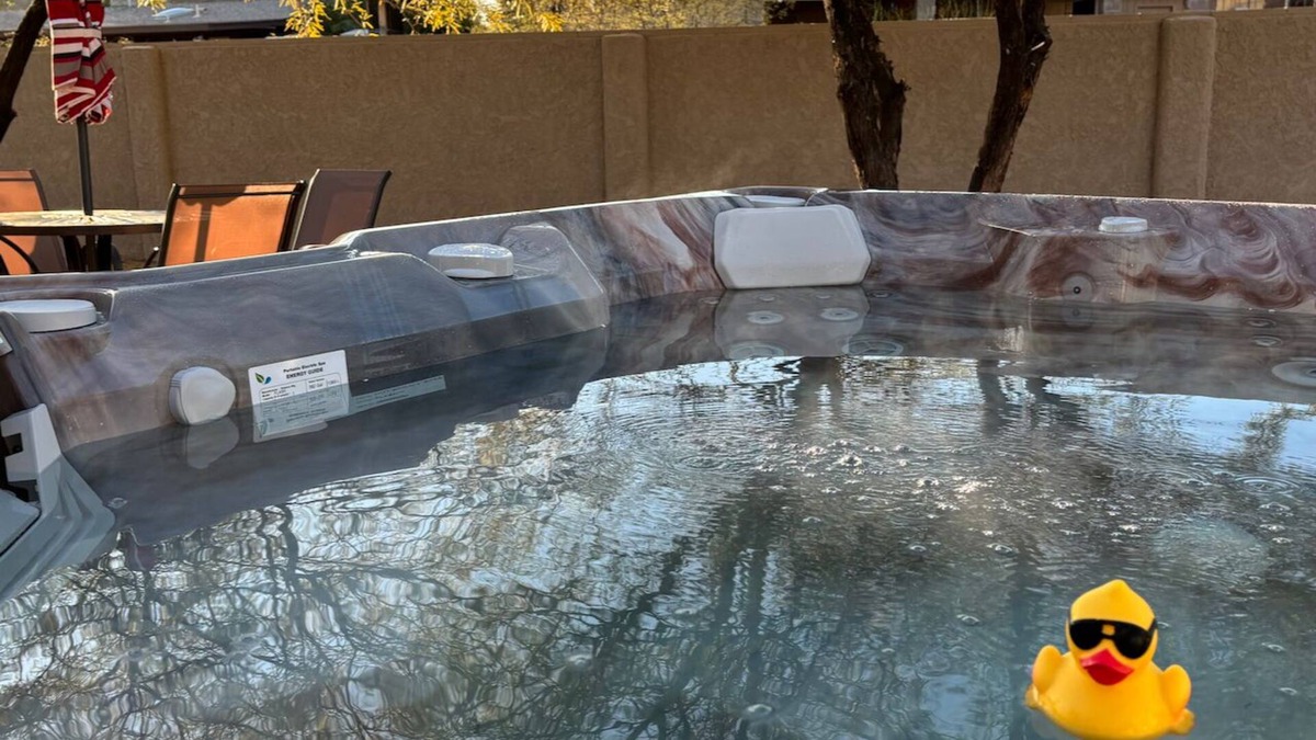 Starr Pass House | Hot tub stargazing, pet friendly! Downtown & hiking nearby. Ideal for Gem Show.
