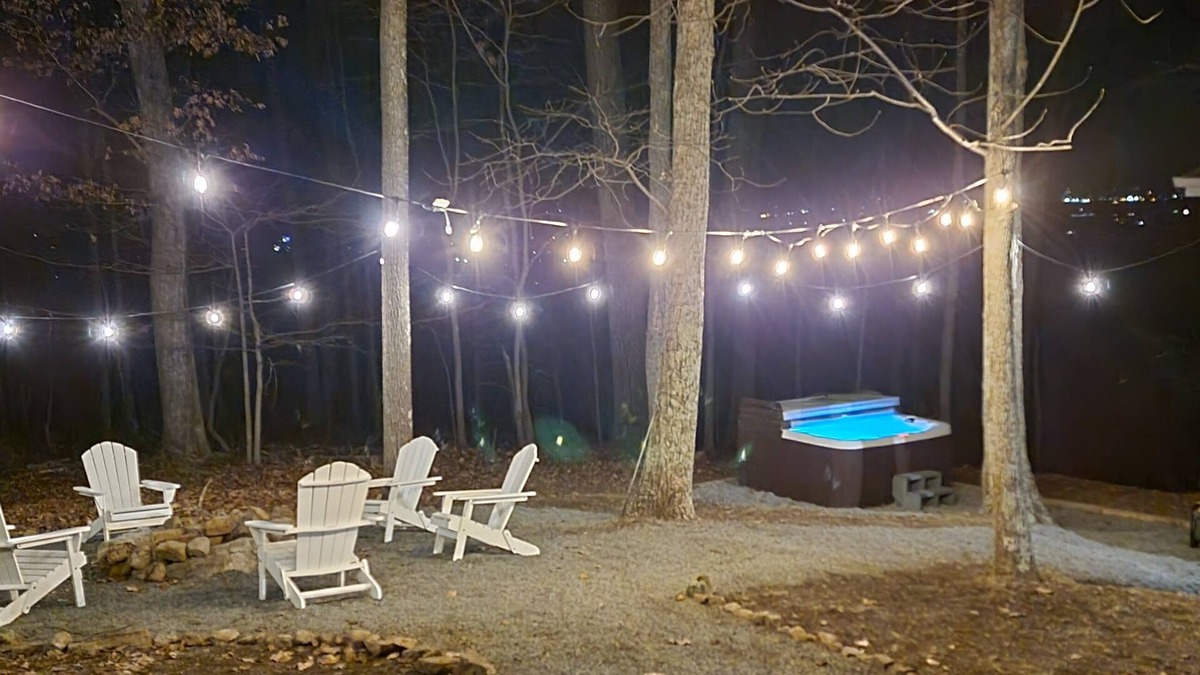 New Market Cabin | 🔥hot tub, view, 🐕 friendly modern cabin