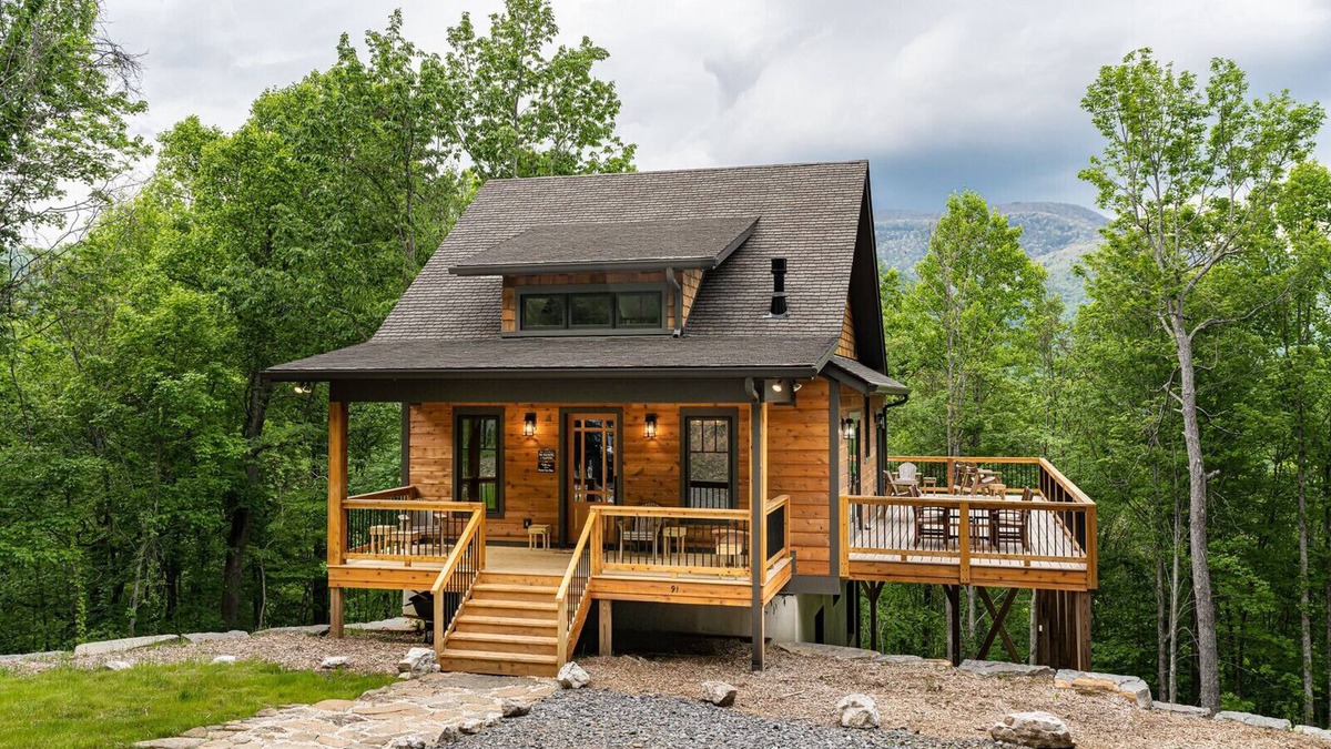 Swannanoa Cabin | Hot Tub Views, Pet-Friendly Privacy Near Asheville + Biltmore Pass