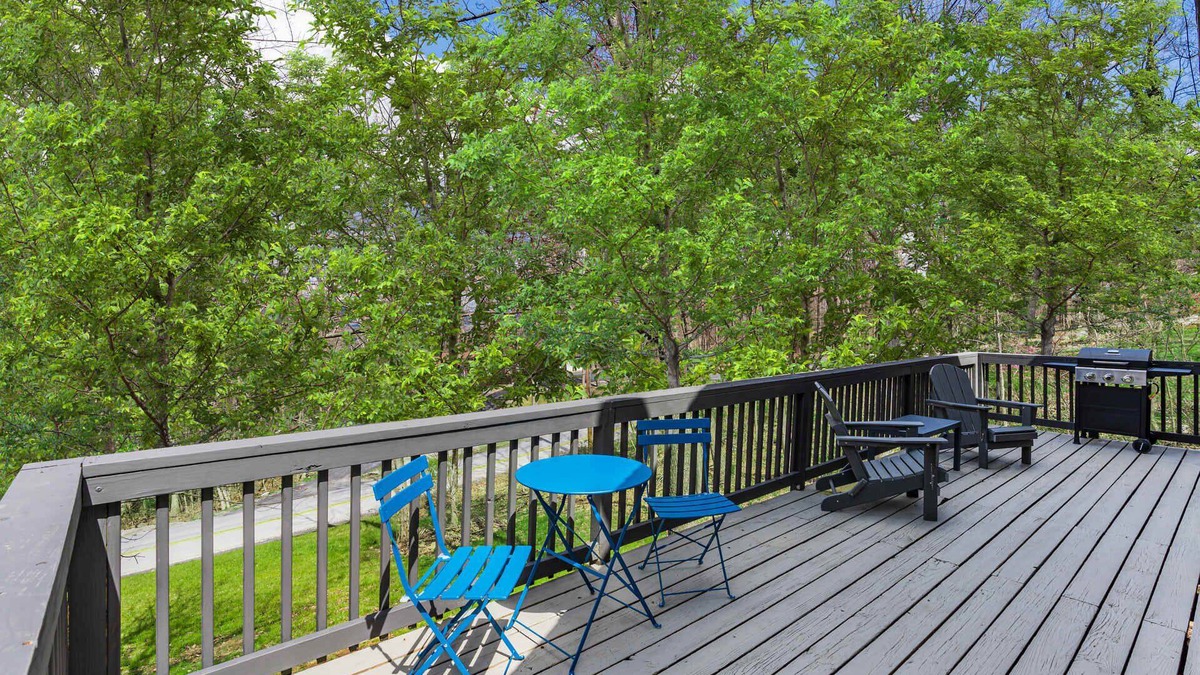 Ridgeway Cabin | Hot Tub, Wraparound Deck, & WiFi at Chalet Cabin