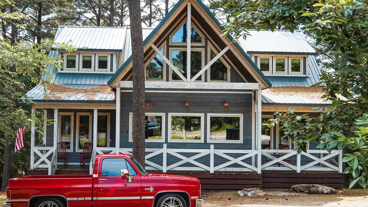Broken Bow Cabin | Hot Tub Zipline Arcade Firepit 4 King Suites