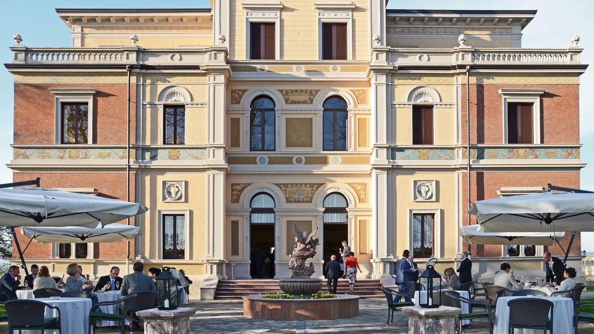 Corte de'Cortesi Con Cignone Hotel | Hotel Villa Borghesi
