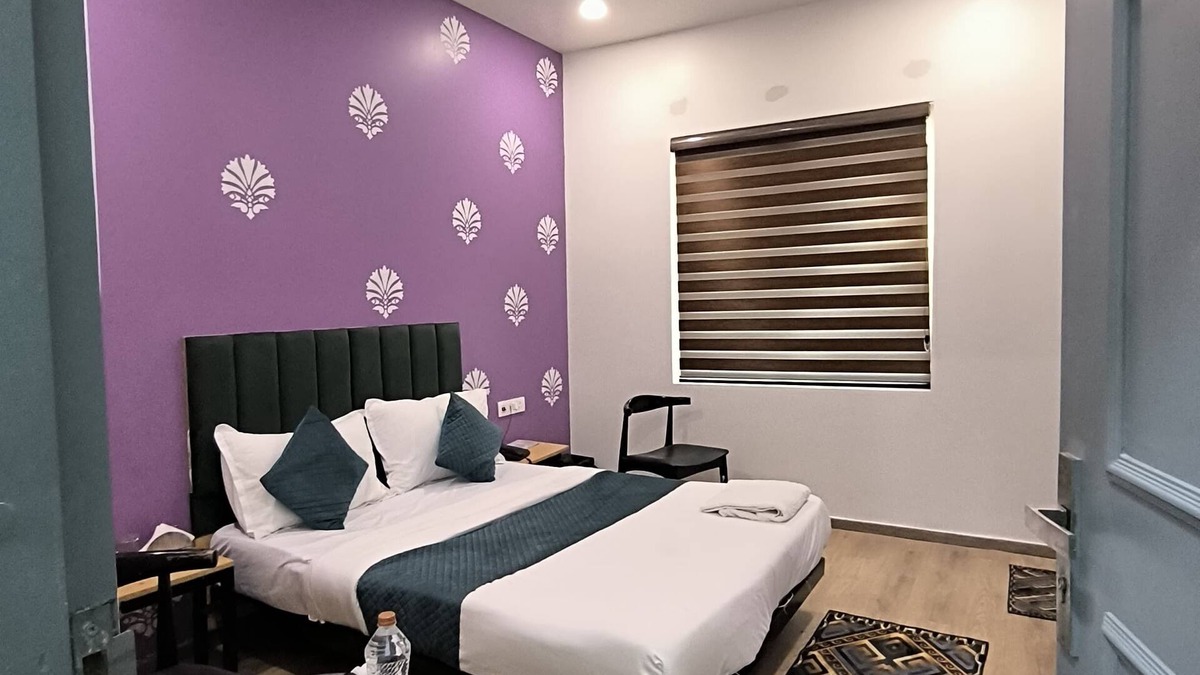 Pashim Vihar Hotel | Hotel 7 Star