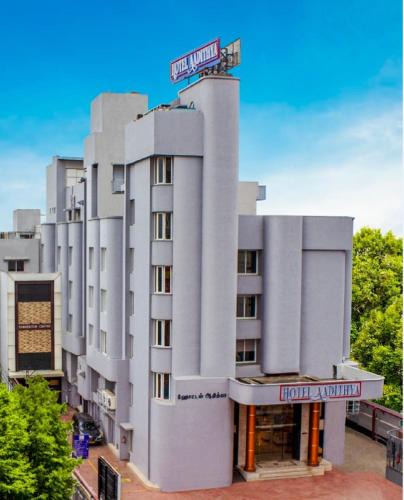 Vadapalani Hotel | Hotel Aadithya