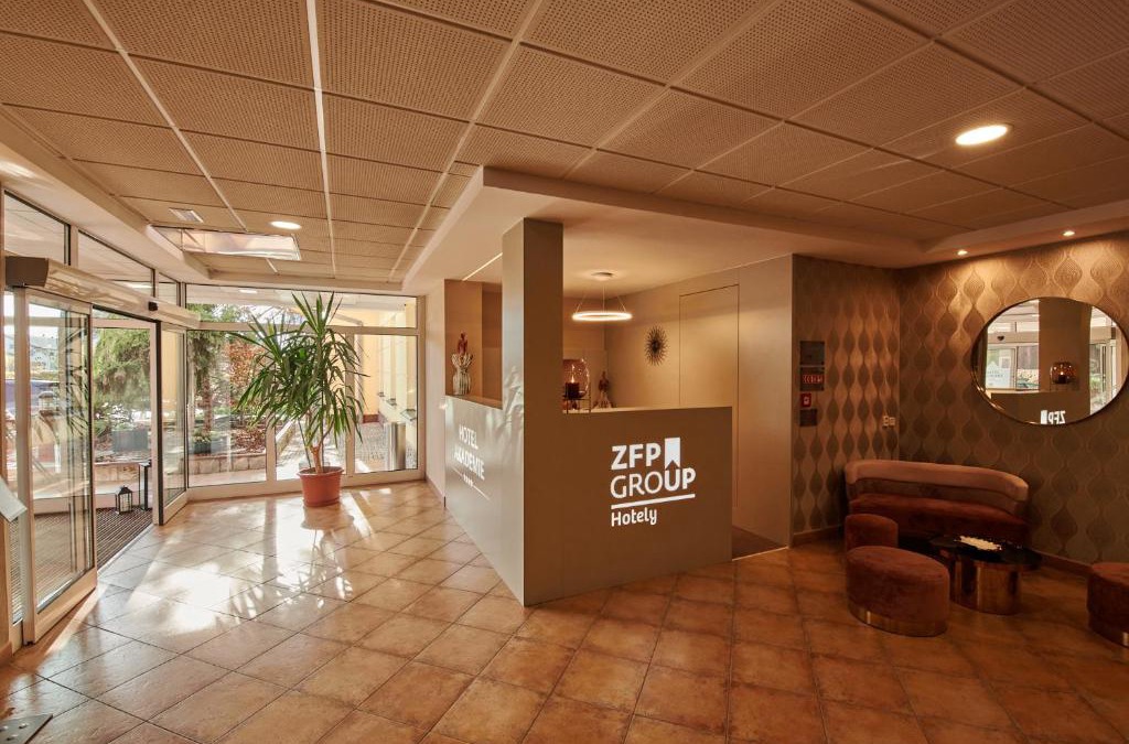Velke Bilovice Hotel | Hotel Akademie a depandance Vila Jarmila