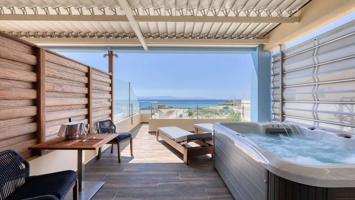 Arcoudi Hotel | Hotel Almira