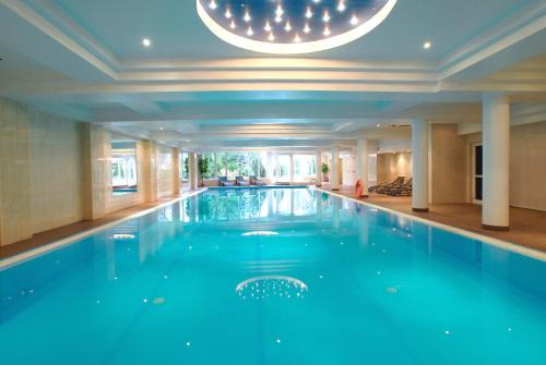Lodz Hotel | Hotel Ambasador Chojny