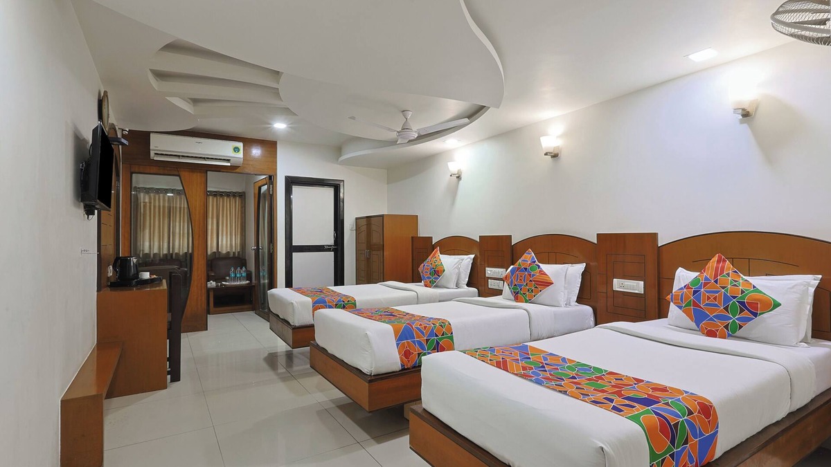Sayajiganj Hotel | Hotel Ambassador