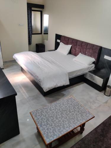 Hoshangabad Hotel | Hotel Anand shree