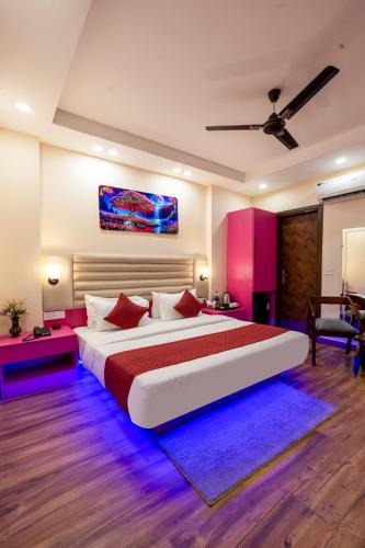 Kaushambi Hotel | Hotel Angel Pink The Premium Rooms at Kaushambi