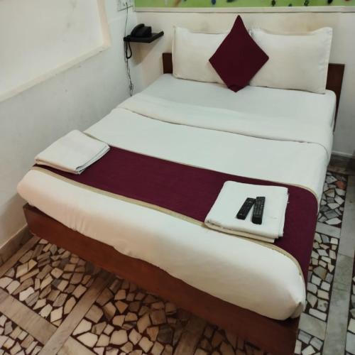 Bandra East Apartment | Hotel Anil Residency
