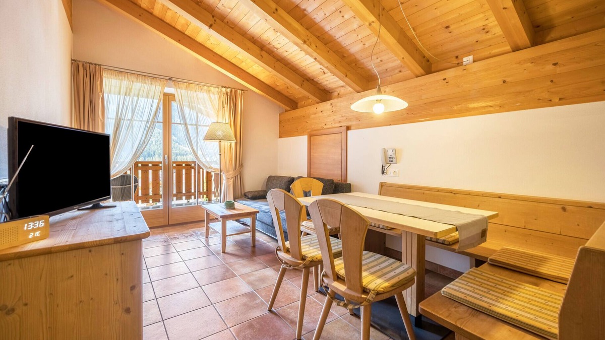 Pracupola Apartment | Hotel Apartment 'Naturresidenz Theistadl Apt 302' with Lake View & Shared Pool