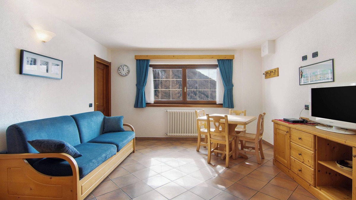 Campodolcino Apartment | Hotel Apartment "Residence Larice Bianco N5" with Mountain View, Shared Terrace & Wi-Fi
