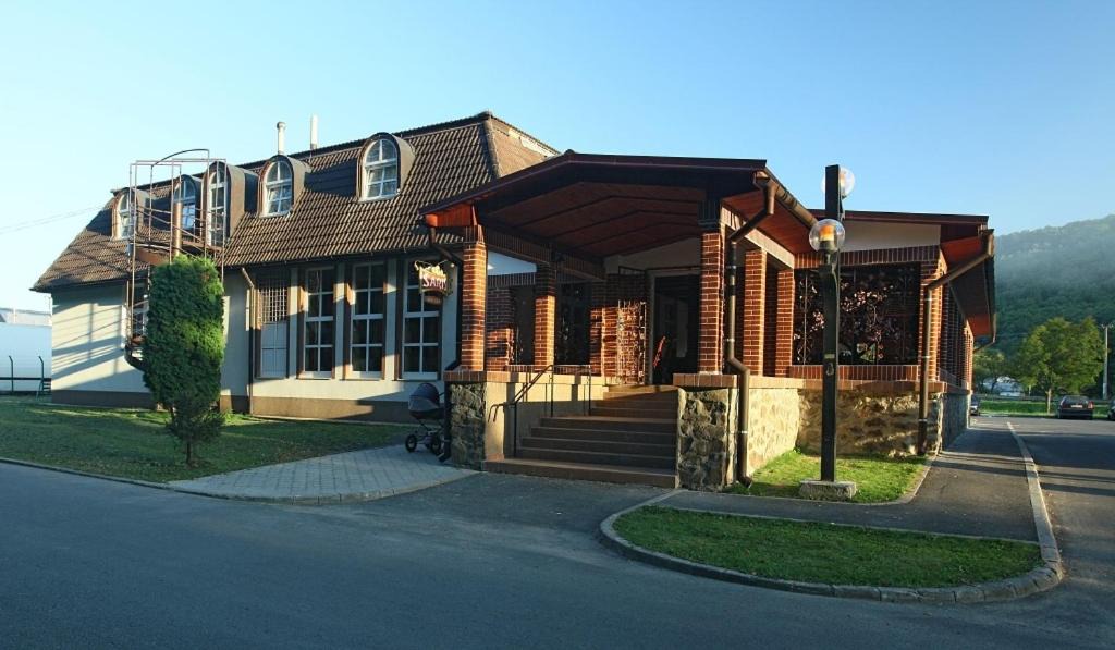 Stakcin Hotel | Hotel Armales
