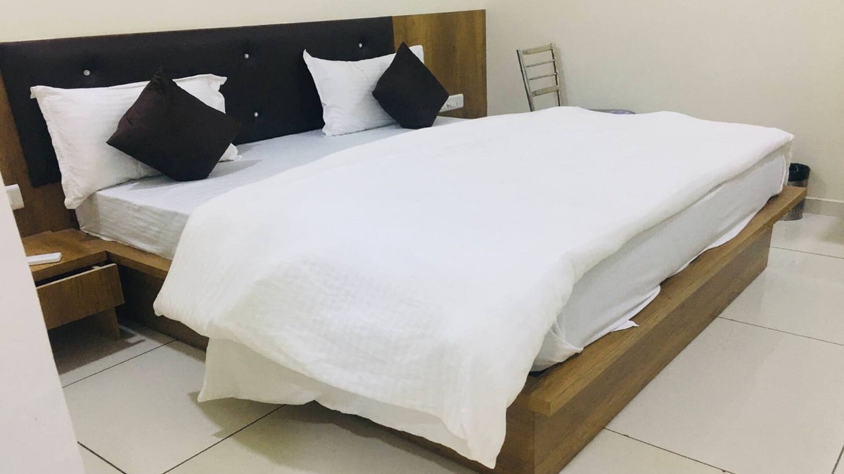 Limbdi Hotel | Hotel Arsh Inn