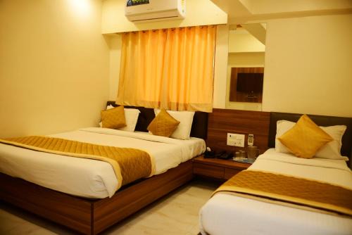 Girgaon Hotel | Hotel Ashyana - Near To Grant Road Station Mumbai