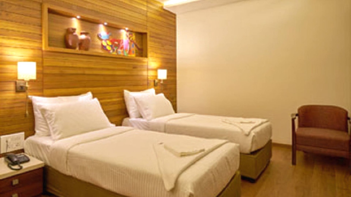 Kolhapur Hotel | Hotel Atharv
