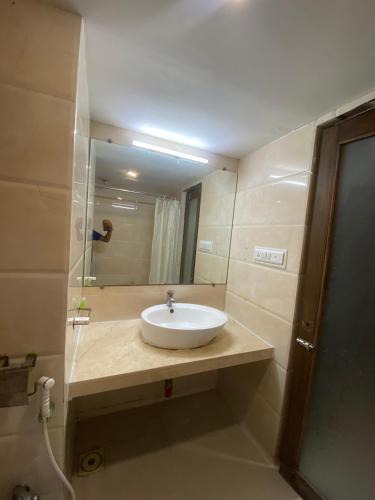 Sagar Hotel | Hotel ATITHI INN ! near Dwarikadhish Temple - Fully Air Conditioning Rooms with Room Service