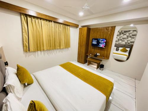 Vastrapur Hotel | hotel avenue lake