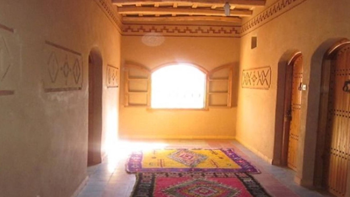 Bou Tharar Hotel | Hotel Awayou