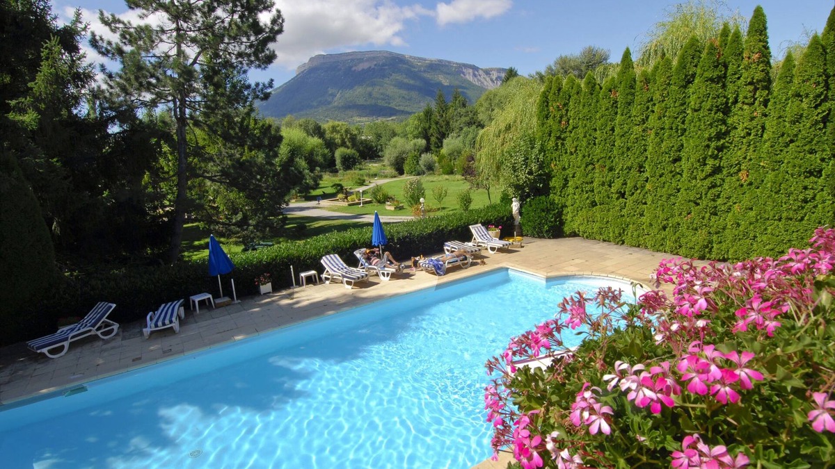 La Freissinouse Hotel | Hotel Azur