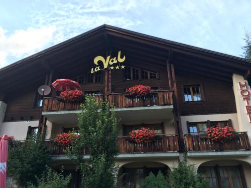 Tujetsch Hotel | Hotel B&B Casa La Val