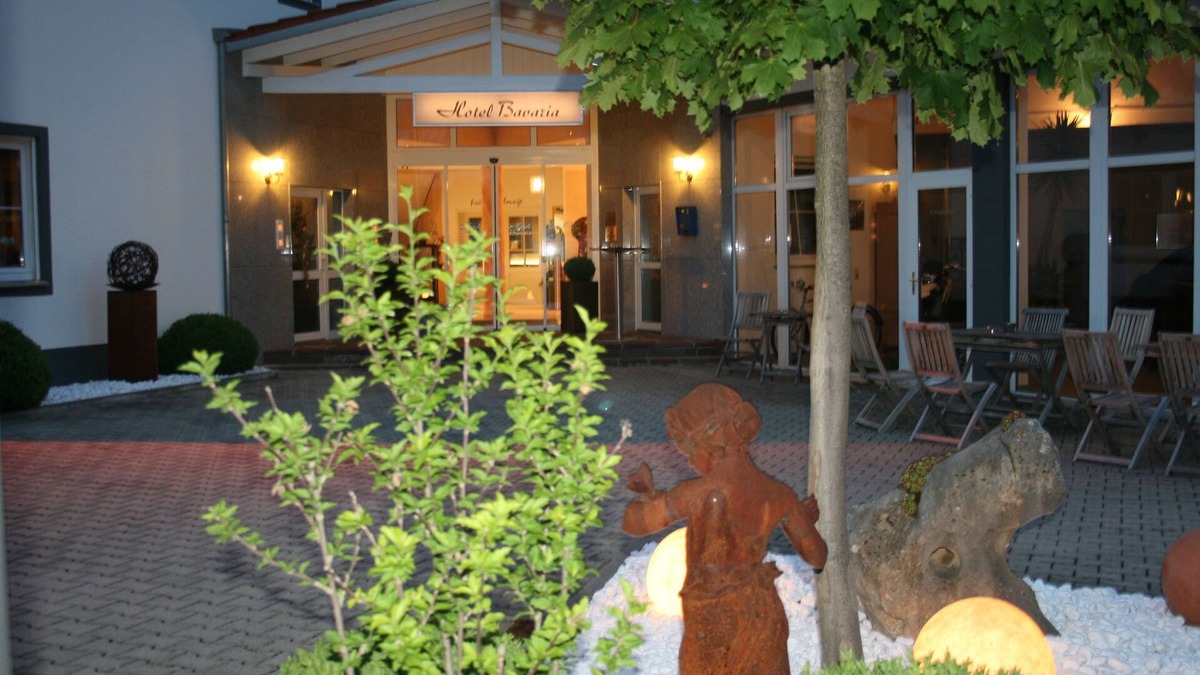 Dingolfing Hotel | Hotel Bavaria Garni