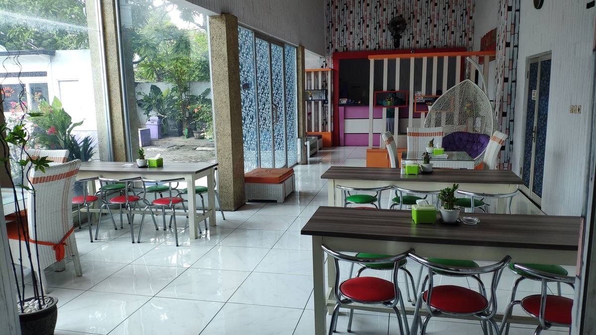 Lamongan Bed & Breakfast | Hotel Boegenviel Syariah