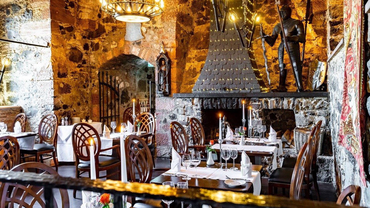 Staufenberg Hotel | Hotel Burg Staufenberg