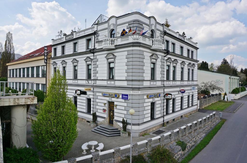 Pisek Hotel | Hotel Cade