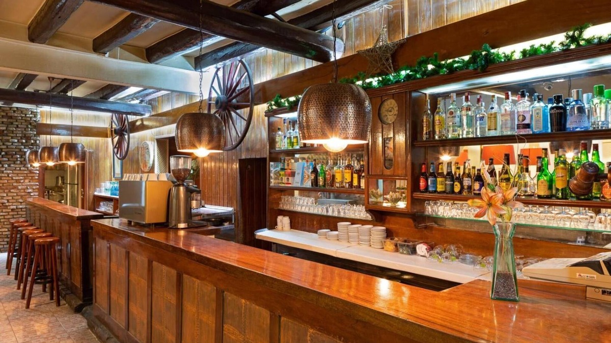 Corbera De Llobregat Hotel | Hotel Can Fisa