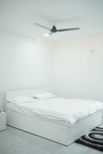Khubi Hotel | Hotel Captain's Paradise
