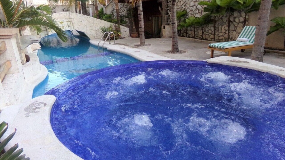 La Poza Hotel | Hotel Casa del Lirio Diamante