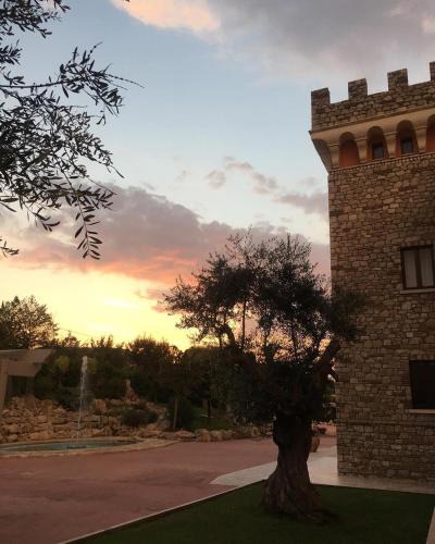 Pietradefusi Hotel | Hotel Castello Torre in Pietra