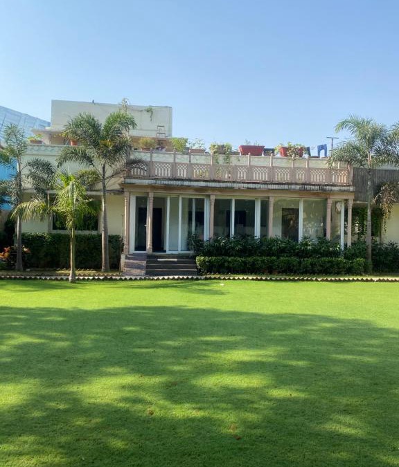 Lalkothi Bed & Breakfast | Hotel Cedar