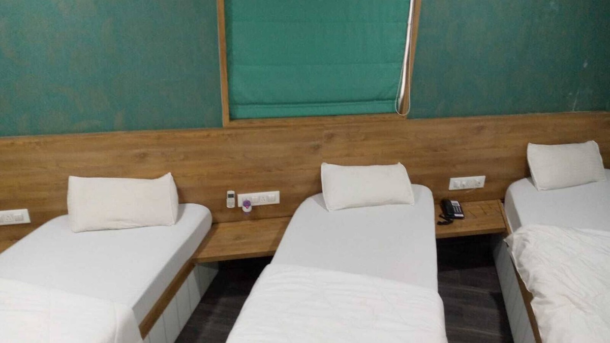 Halvad House | hotel center point guesthouse