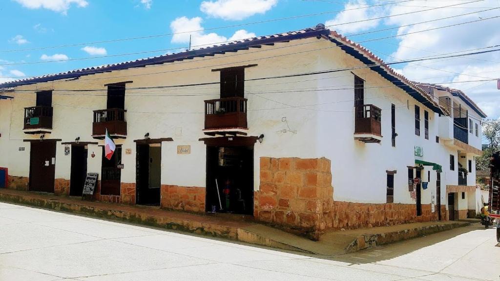 Valle de San Jose Hotel | Hotel Central Graciela